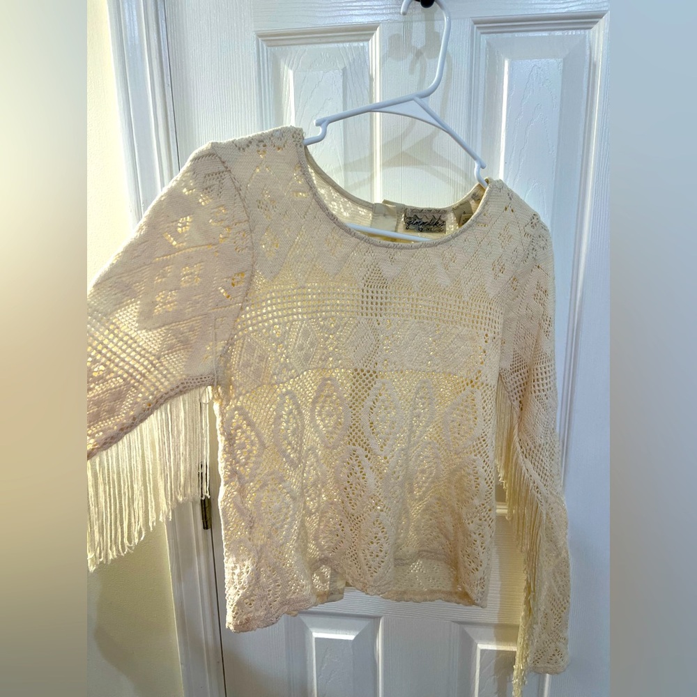 Gimmicks. Size small, worn Once. Off white color